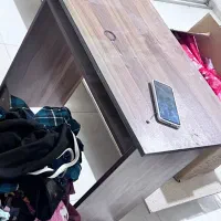 کمد و‌میز و پادری