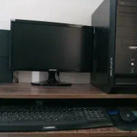 کامپیوتر با تمام وسایلش