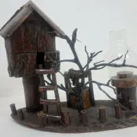 گلدان و کلبه چوبی دکوری