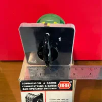 تعدادی کلیدگردان اروپایی قدیمی آکبند