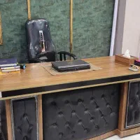 صندلی و میز اداری