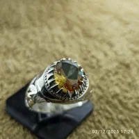 نگین الکساندرید