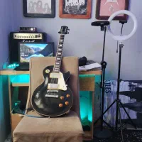 گیتار Epiphone les paul به همراه آمپ مارشال 15 وات