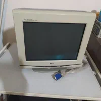مانیتور lg و کیبورد کامپیوتر