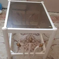 میز فلزی سفید