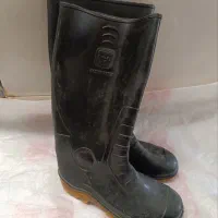 پوتین سربازی بهمن  ۴۲ وچکمه سایز ۴۲و۴۳ سالم