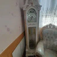 یک عدد ساعت ایستاده یک عدد ویترین برا فروش