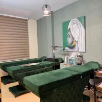 اجاره تخت مژه و میز ناخن و صندلی
