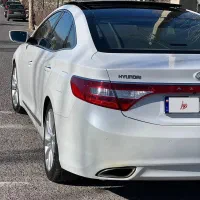 آزرا گرنجور 2013