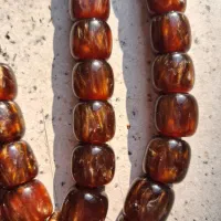 تسبیح کهربایی کهنه قدیمی 33 تایی