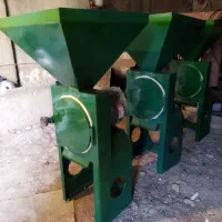 کوبیدن مواد دام