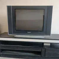 تلویزیون و میز تلویزیون