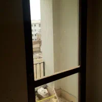 درچوبی وپنجره روسی ۴عددسالم وپارکت ۳۰ متر