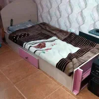 تخت، کمد، میز آرایش و قالیچه کودک و نوجوان|تخت و سرویس خواب|قروه, |دیوار