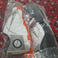 کفش ورزشی سالنی|کیف، کفش، کمربند|لردگان, |دیوار