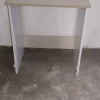 میز تحریر ساده و کاربردی