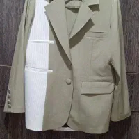 تعدادی لباس نو|لباس|پردیس, فاز ۴|دیوار