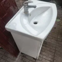 سرویس روشویی با شیر