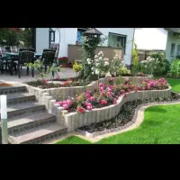 سم پاشی باغ  باغچه