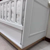 تخت کودک به همراه تشک و کاور تشک نو