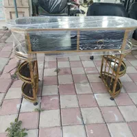 میز کاشت ناخن|آرایشگاه و سالنهای زیبایی|رشت, امین الضرب|دیوار