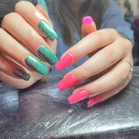 کاشت و ترمیم تخصصی ناخن با قیمت مناسب