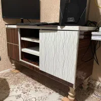 میز کامپیوتر و تلویزیون