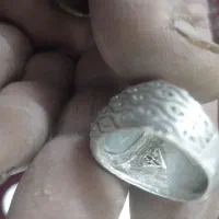 تعدادی اسکناس وسکه قدیمی ویک دونه انگشترنقره