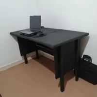 میز کامپیوتر و لپتاپ