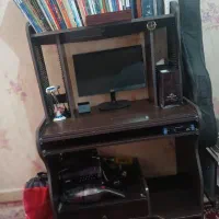 میز کامپیوتر و کتابخانه