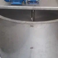 سلام فروش یک پاتیل استیل