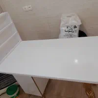 میز کاشت ناخن|آرایشگاه و سالن‌های زیبایی|مریوان, |دیوار