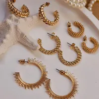 گوشواره‌های کاملا شبیه طلا رنگ ثابت ضدحساسیت