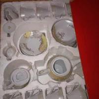 وسایل اشپزخانه ظروف چینی ، چرخ گوشت ، سرخ کن