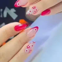 خدمات واموزش کاشت ناخن حرفه ای بانازلترین قیمت|خدمات آرایشگری و زیبایی|اصفهان, ملکشهر|دیوار