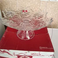 تعدادی ظروف پذیرایی