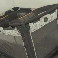 تخت کنار مادر نوزادی ، نی نی لالای برقی