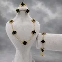 روز دختر دست خالی نرو.با زیر ۲۰۰ تومن خوشحالش کن