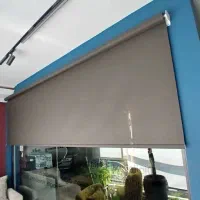 پرده برقی ریموت‌دار