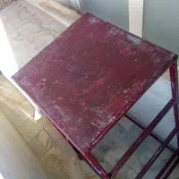 چهار پایه فلزی در حد نو