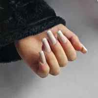 خدمات آموزش و کاشت ناخن روسی تک نرخی در تاکستان