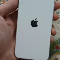 آیفون se 2020 سالم