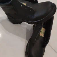 کفش کار ایمنی سایز ۴۲ نو