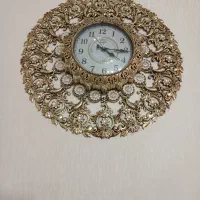 ساعت دیواری در حد نو
