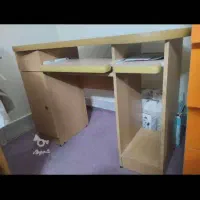 میز تحریر و کامپیوتر
