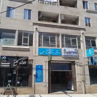 مغازه تجاری در پل سفید