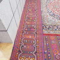 یک عدد قالی چیه دستباف بفروش می‌رسد