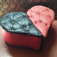 تعدادی مبل و صندلی آتلیه