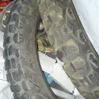 یک جفت لاستیک تریل، سالم