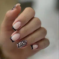 کاشت و انواع خدمات ناخن